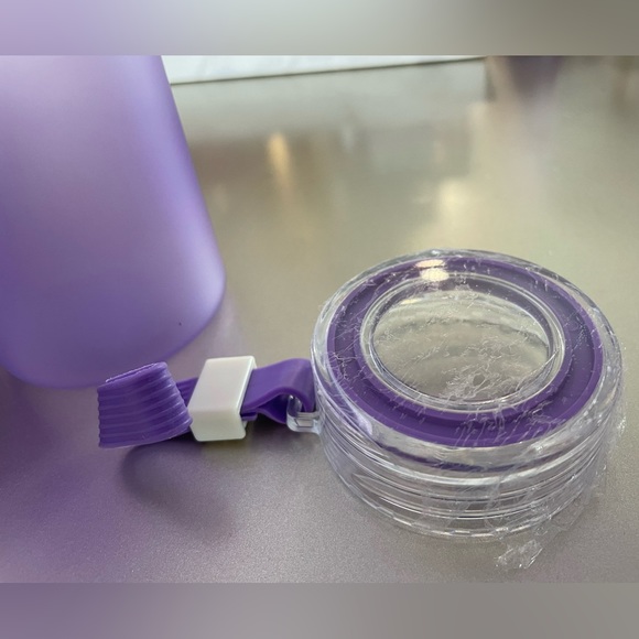 Water bottle - Picture 3 of 4